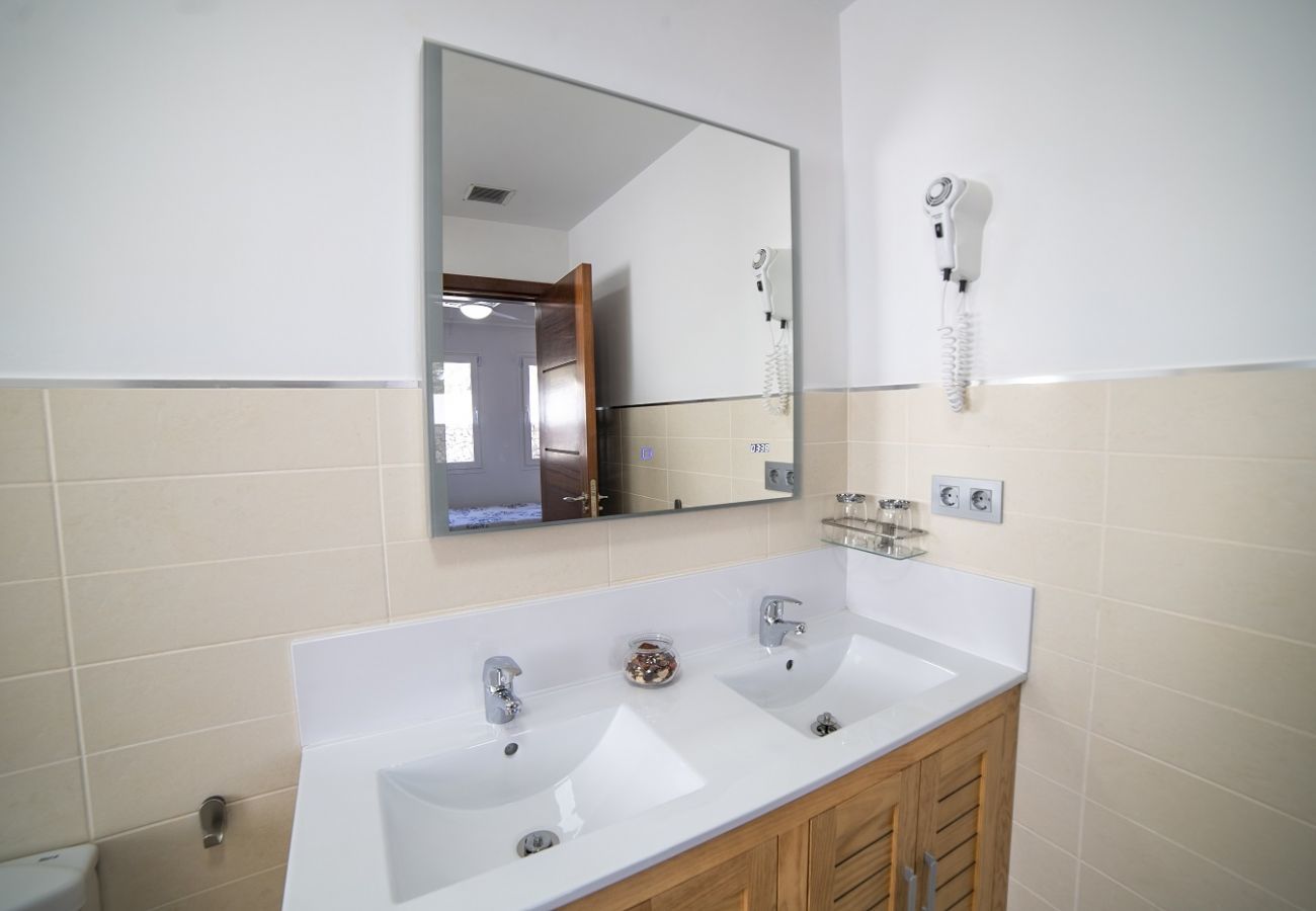 Villa Carmen is a luxurious holiday home for a large group. With heatable private pool in Puerto del Carmen, Lanzarote