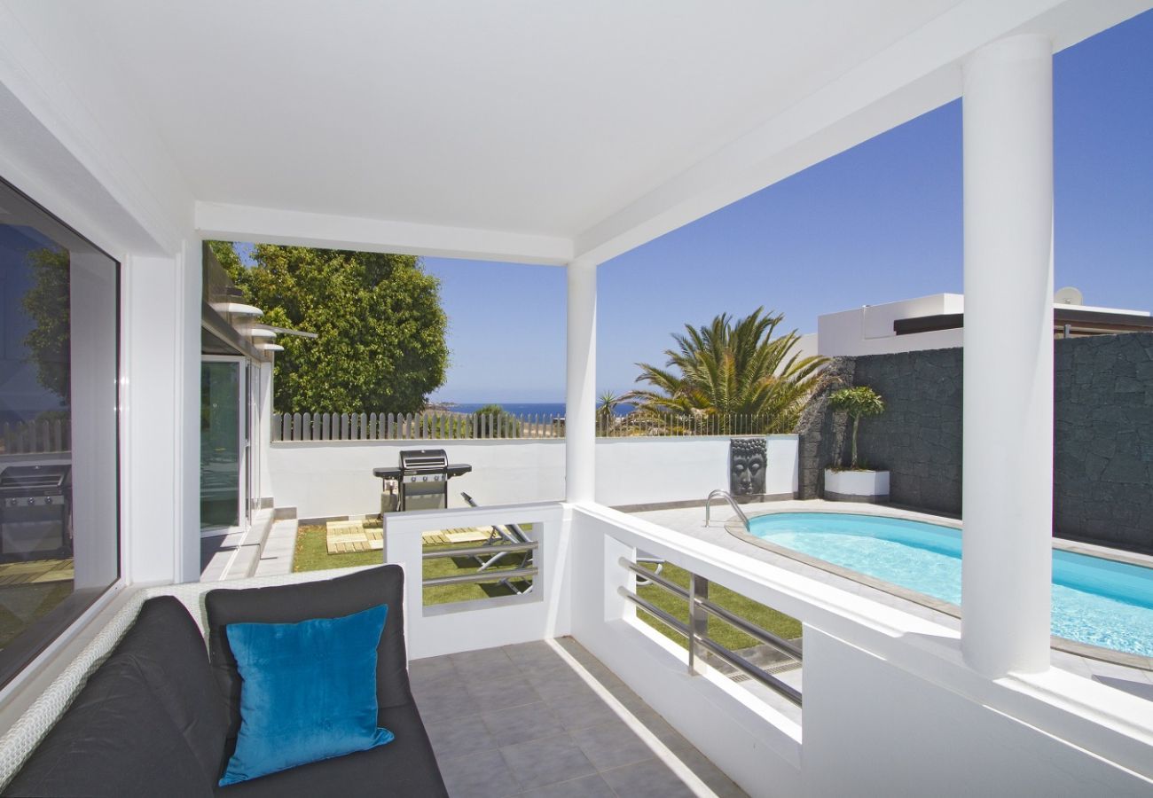 Villa Calero Marina is a modern holiday villa with pool. Walking distance of the centre of Puerto Calero, Lanzarote