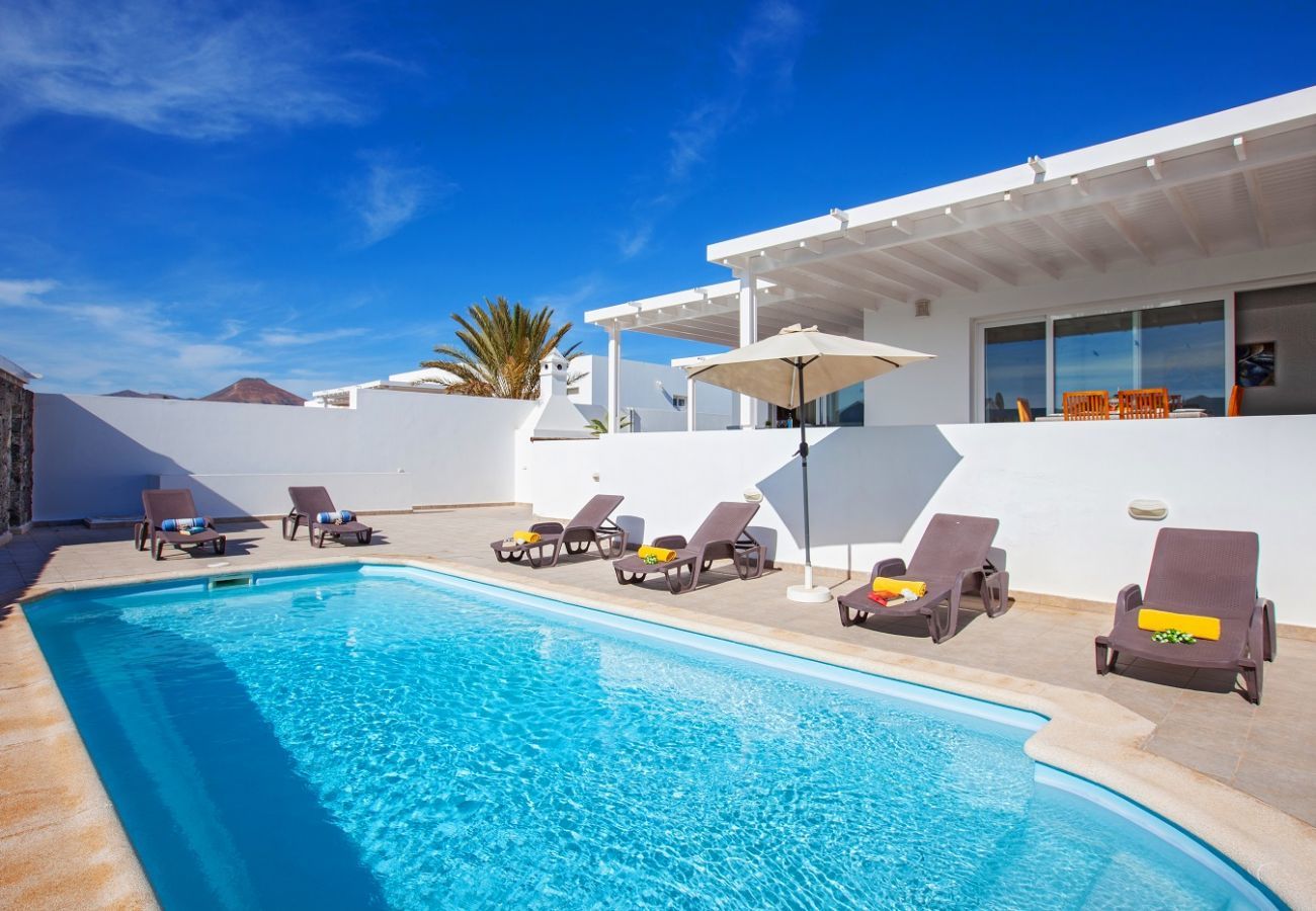 Villa Puerto Calero is a luxurious holiday villa with heated private pool. Walking distance from Puerto Calero, Lanzarote