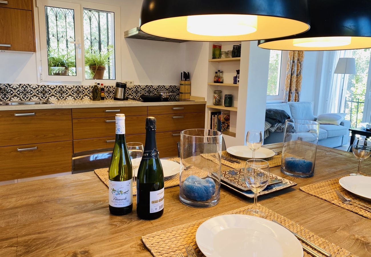 Finca Santa Ana is a holiday home with a private pool and garden with fruittrees. Walking distance from Ojén, Andalusia