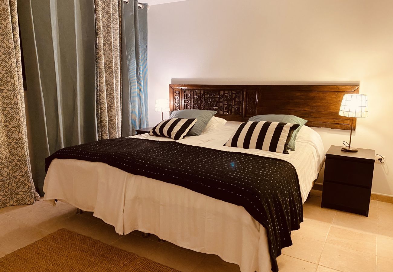 Finca Santa Ana is a holiday home with a private pool and garden with fruittrees. Walking distance from Ojén, Andalusia