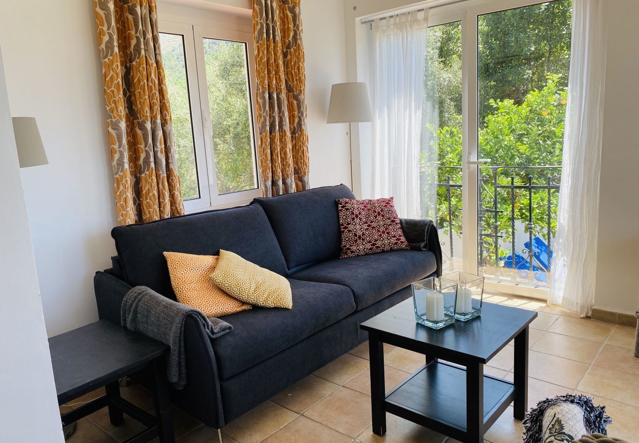 Finca Santa Ana is a holiday home with a private pool and garden with fruittrees. Walking distance from Ojén, Andalusia