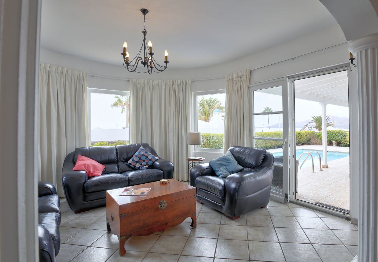 Villa Yana is a one-level villa with private heated pool and sea views. Near beach in Puerto del Carmen, Lanzarote