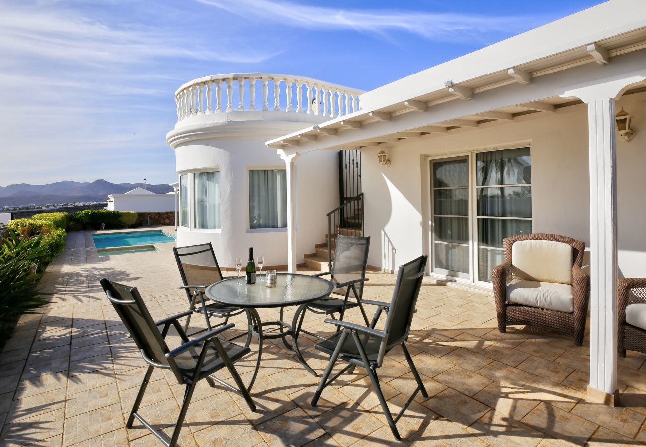 Villa Yana is a one-level villa with private heated pool and sea views. Near beach in Puerto del Carmen, Lanzarote