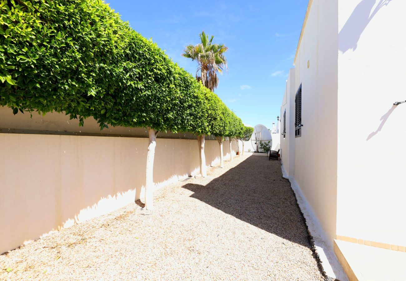 Villa Pippa is a holiday home with heated private pool. Near centre in Los Mojones, Puerto del Carmen, Lanzarote