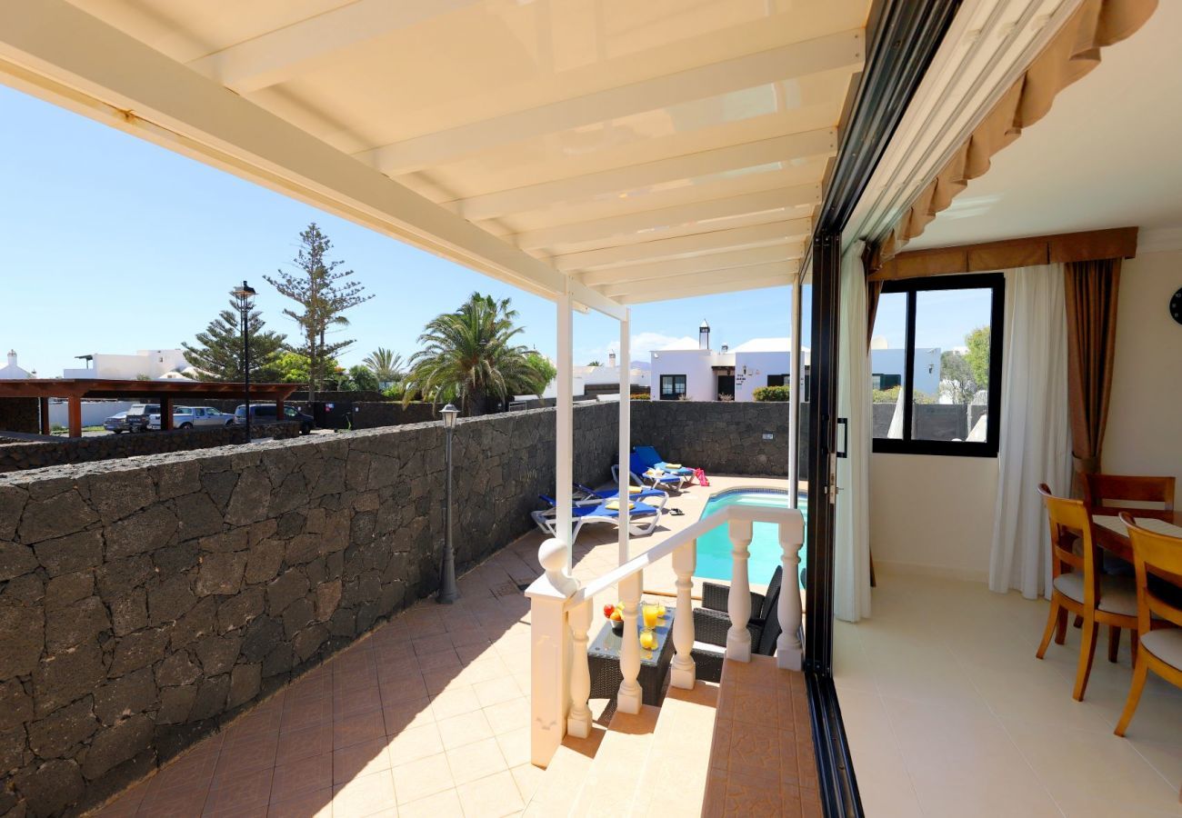 Villa Pippa is a holiday home with heated private pool. Near centre in Los Mojones, Puerto del Carmen, Lanzarote