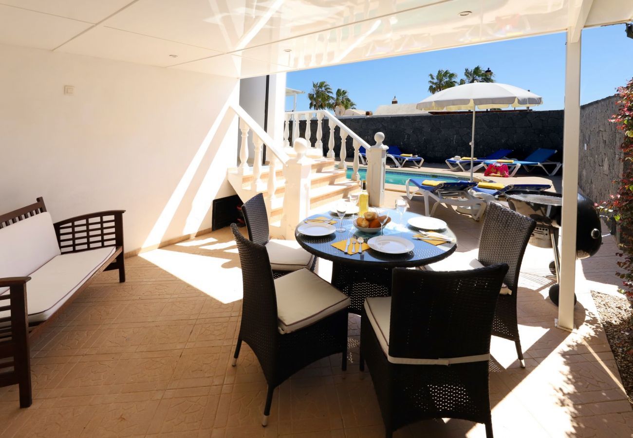 Villa Pippa is a holiday home with heated private pool. Near centre in Los Mojones, Puerto del Carmen, Lanzarote