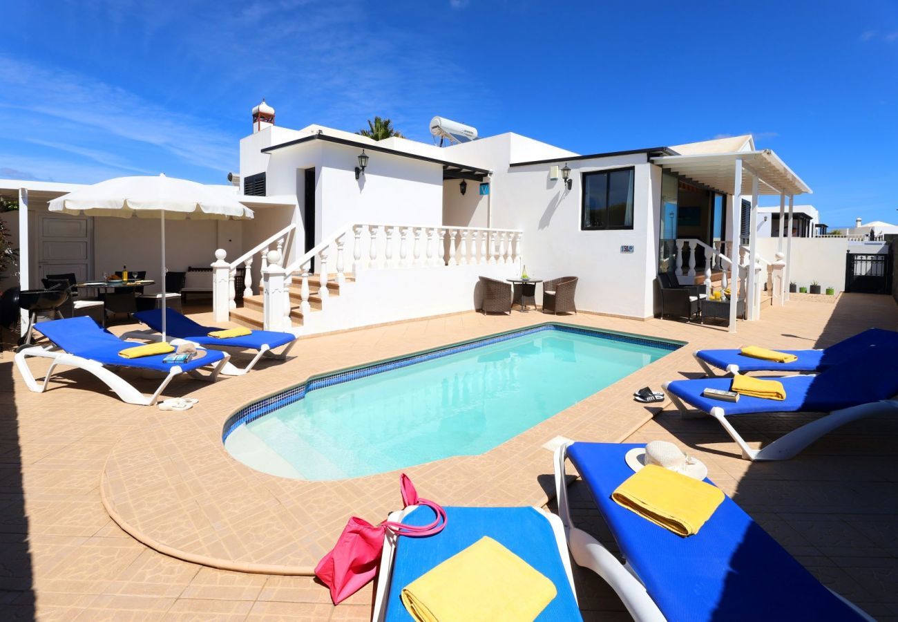 Villa Pippa is a holiday home with heated private pool. Near centre in Los Mojones, Puerto del Carmen, Lanzarote
