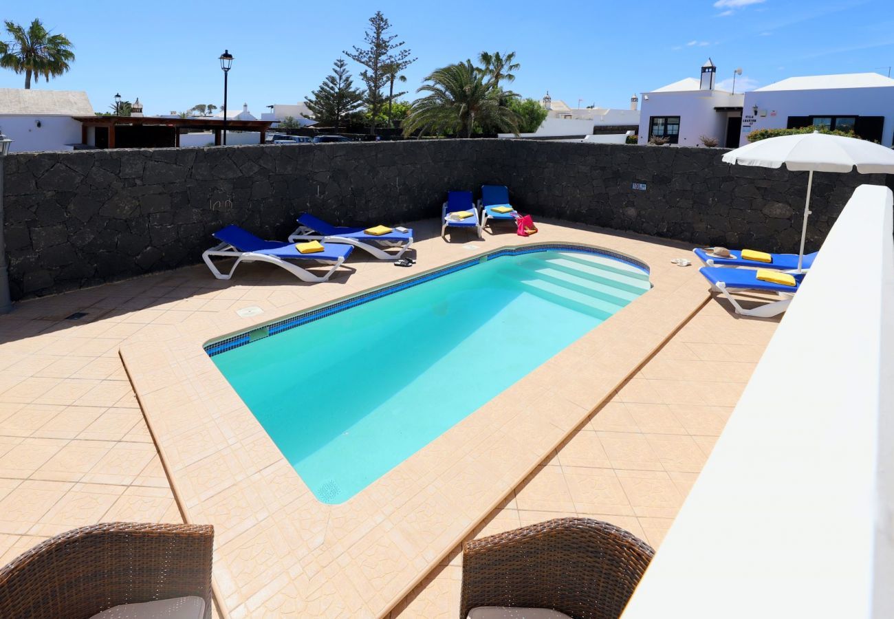 Villa Pippa is a holiday home with heated private pool. Near centre in Los Mojones, Puerto del Carmen, Lanzarote
