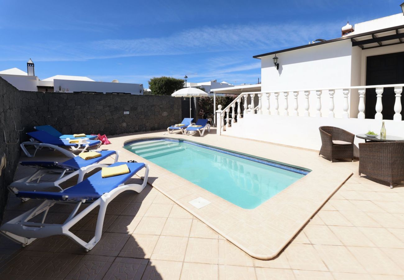 Villa Pippa is a holiday home with heated private pool. Near centre in Los Mojones, Puerto del Carmen, Lanzarote