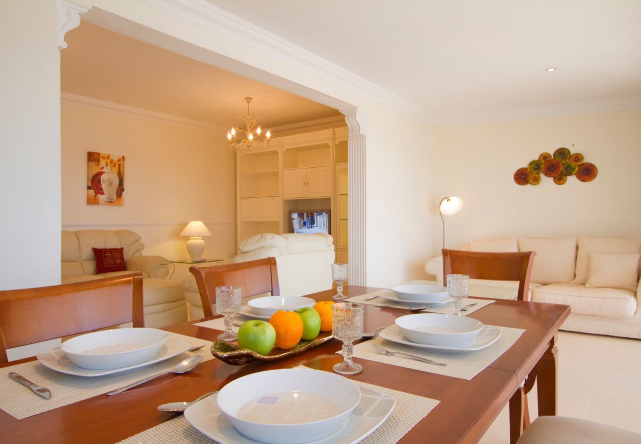 Villa Pippa is a holiday home with heated private pool. Near centre in Los Mojones, Puerto del Carmen, Lanzarote