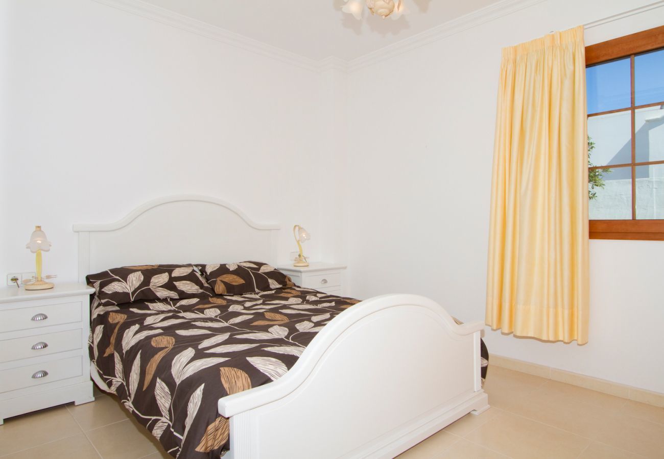 Villa Pippa is a holiday home with heated private pool. Near centre in Los Mojones, Puerto del Carmen, Lanzarote