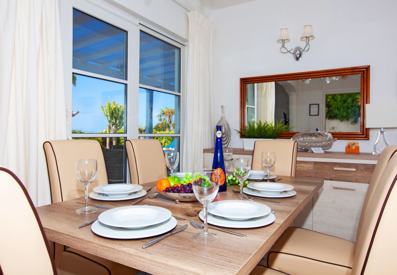 Villa Laja is a family-friendly one-floor holiday villa with heated pool. Near centre of Puerto del Carmen, Lanzarote