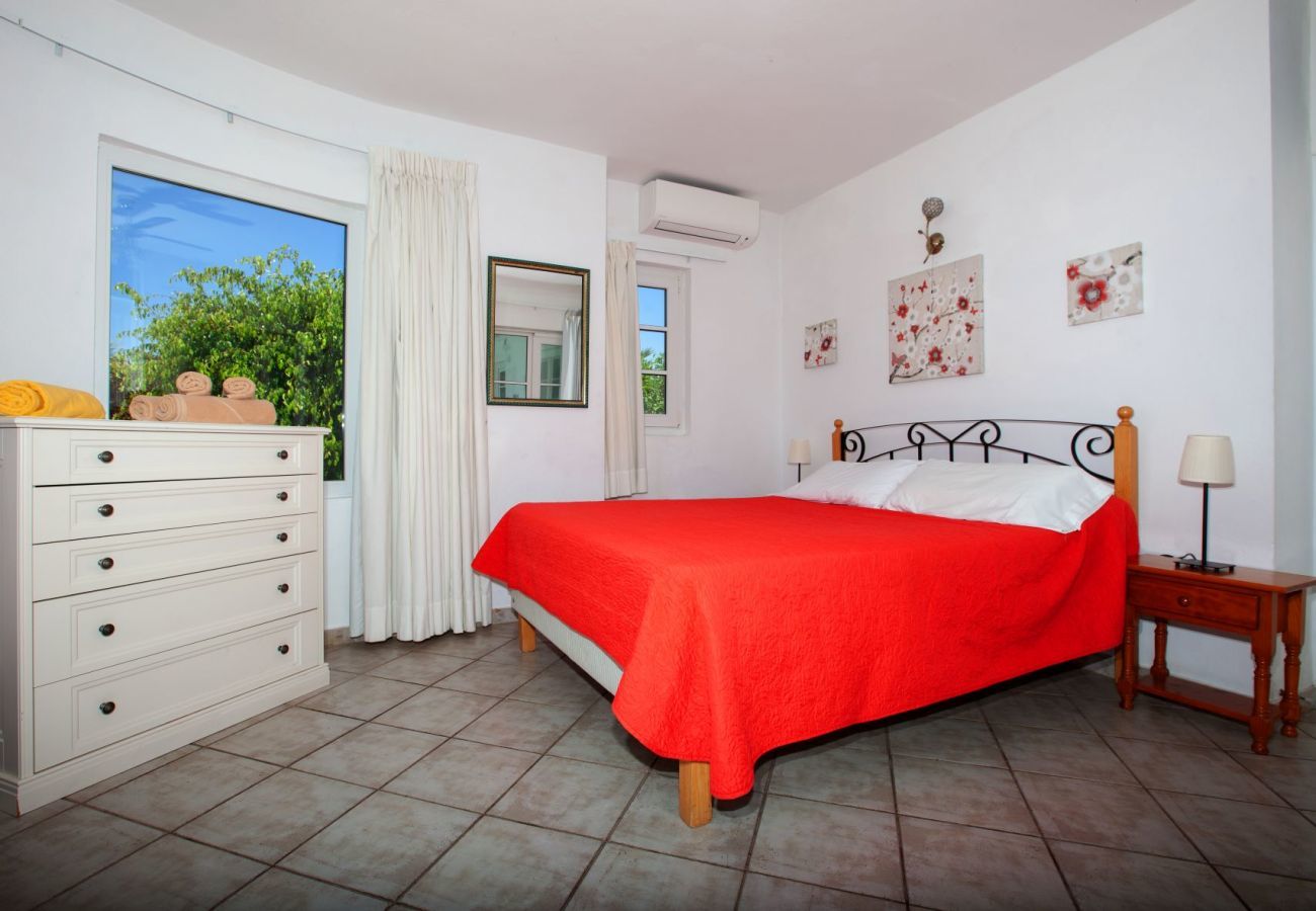 Villa Laja is a family-friendly one-floor holiday villa with heated pool. Near centre of Puerto del Carmen, Lanzarote