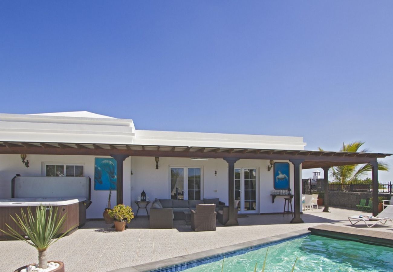 Villa Kate is a holiday home with heated private pool and whirlpool in Los Mojones, Puerto del Carmen, Lanzarote