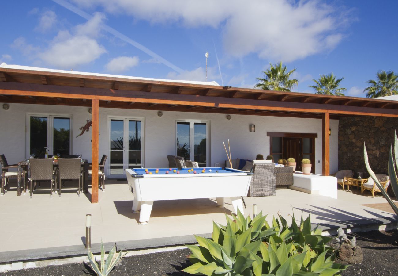 Villa Grace is a stylish holiday home with heatable private pool. Near sea in Puerto del Carmen, Lanzarote