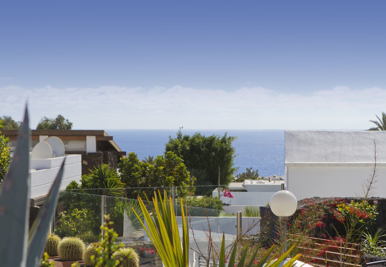 Villa Grace is a stylish holiday home with heatable private pool. Near sea in Puerto del Carmen, Lanzarote