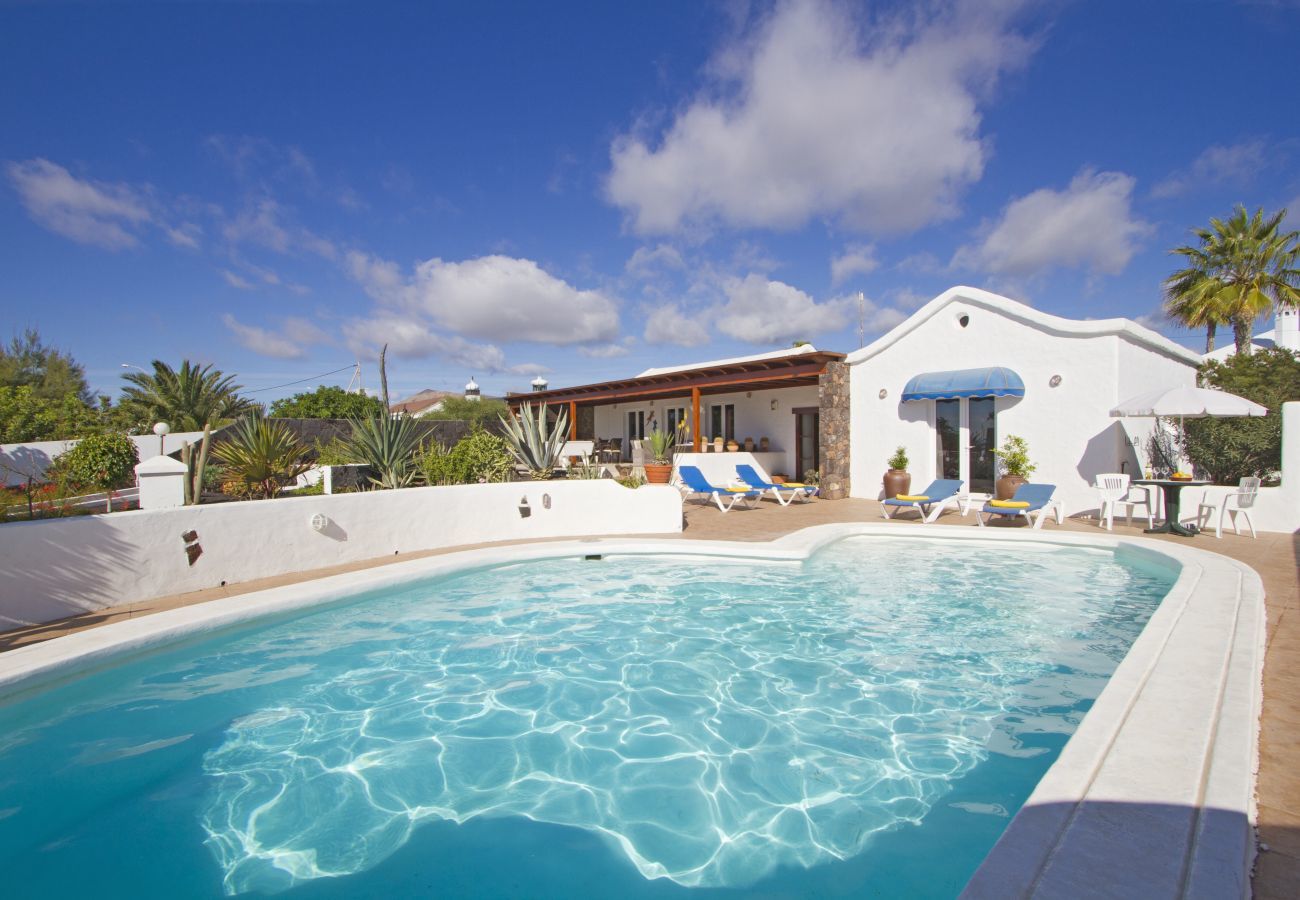 Villa Grace is a stylish holiday home with heatable private pool. Near sea in Puerto del Carmen, Lanzarote