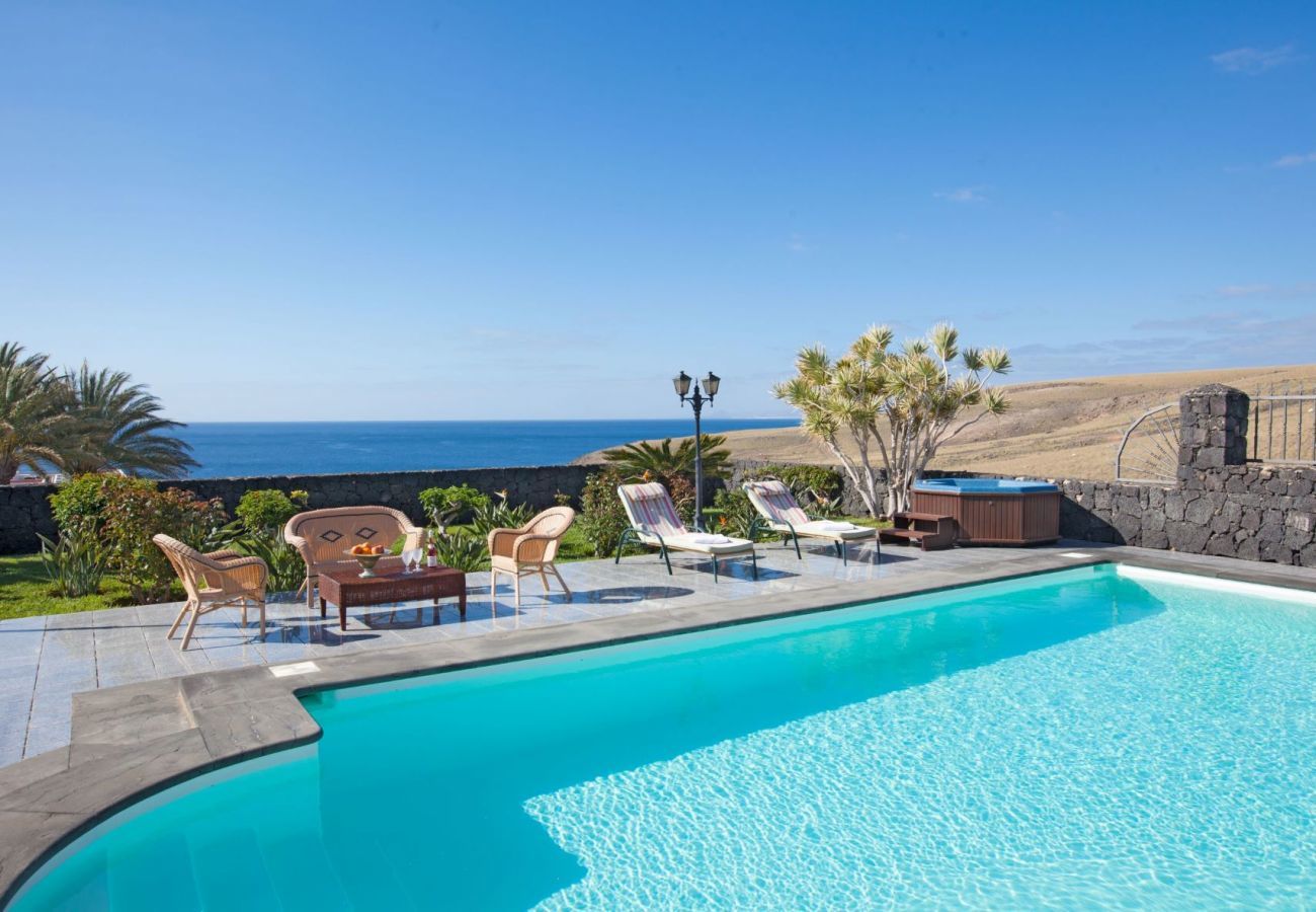 Villa Amy is a luxurious holiday home with heated private pool and sea view. Near centre of Puerto Calero, Lanzarote