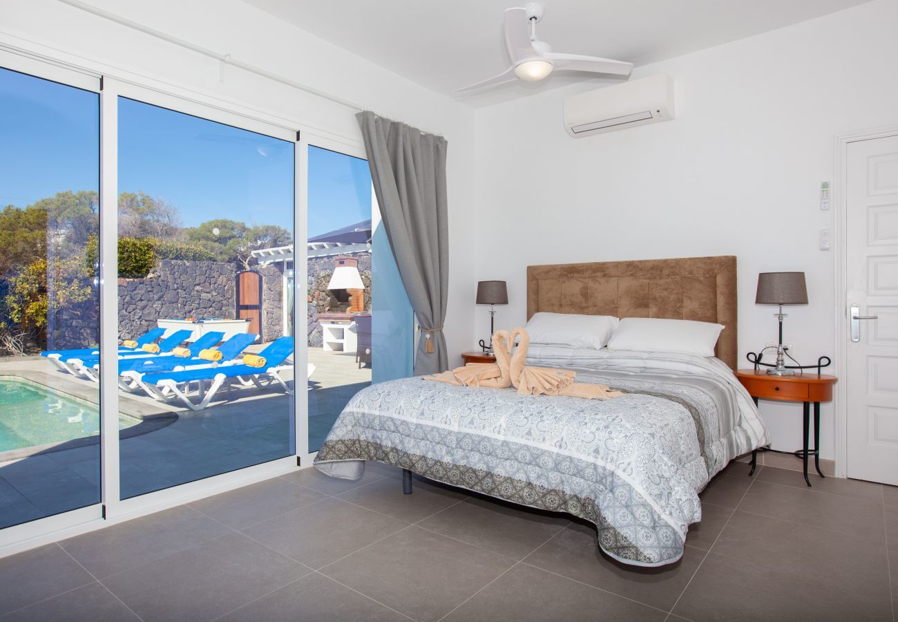 Villa Lola is a large holiday villa with heated private pool and privacy in Puerto del Carmen, Lanzarote