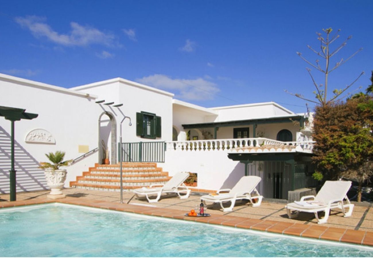 Villa Macher is a holiday home with heatable private pool and seaview in Puerto del Carmen, Lanzarote