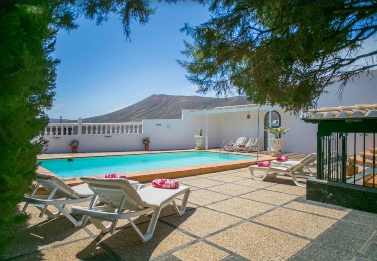 Villa Macher is a holiday home with heatable private pool and seaview in Puerto del Carmen, Lanzarote