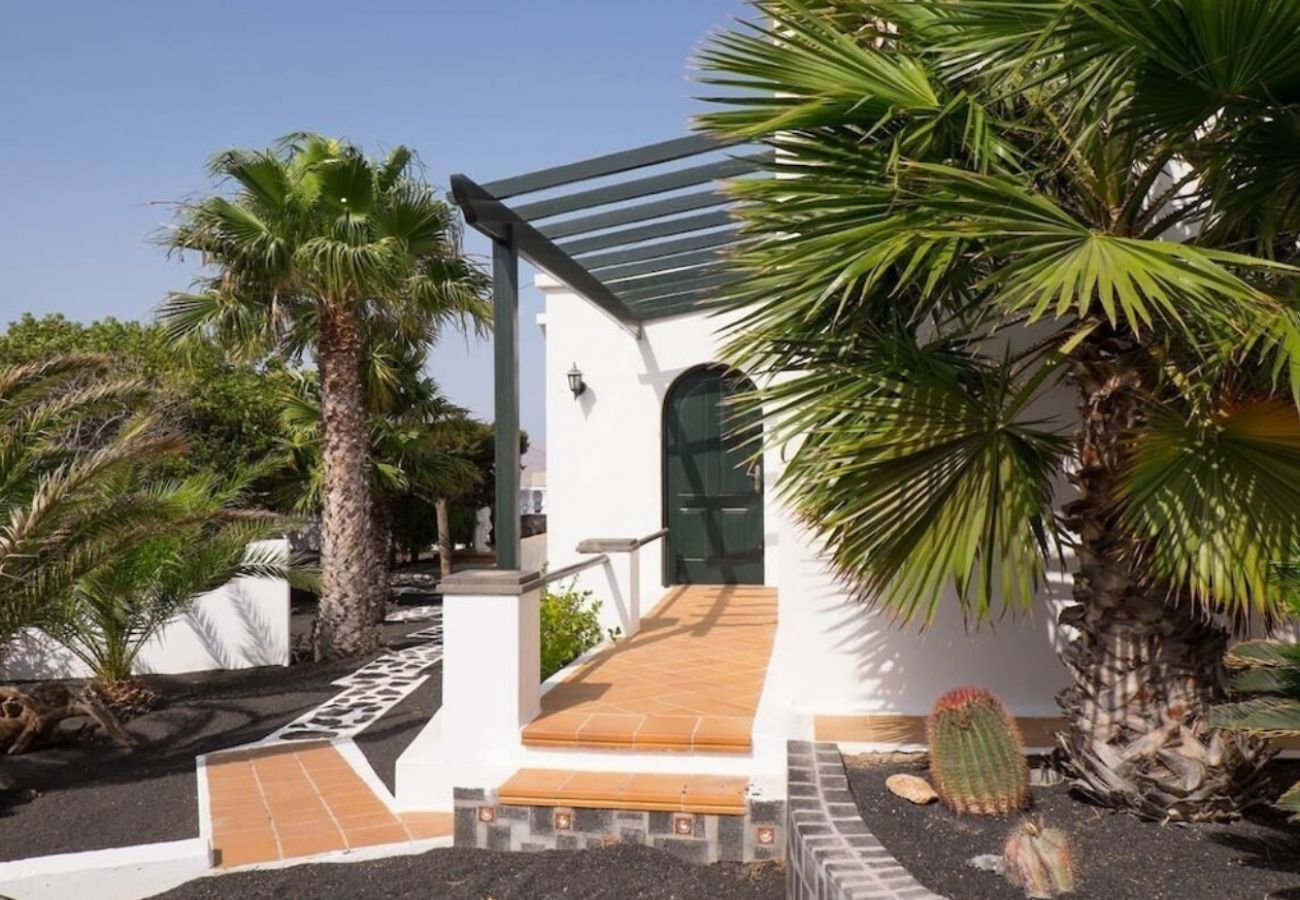 Villa Macher is a holiday home with heatable private pool and seaview in Puerto del Carmen, Lanzarote