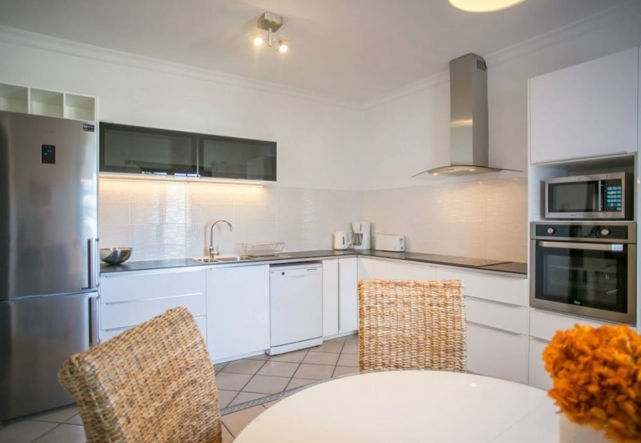 Villa Macher is a holiday home with heatable private pool and seaview in Puerto del Carmen, Lanzarote