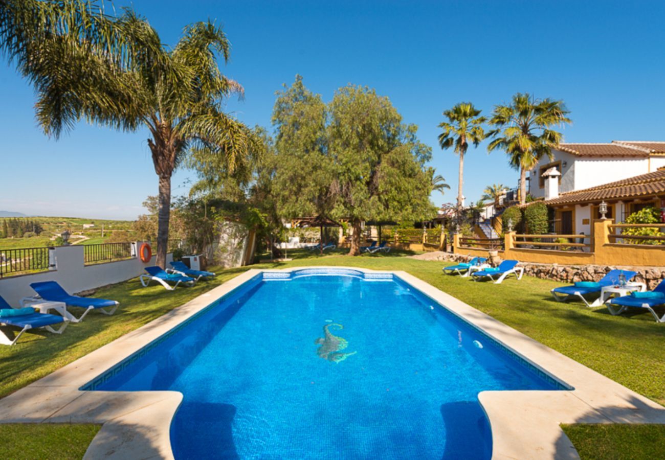 Casita Cuarta is a lovely child friendly holiday home on a small resort with pool in Alhaurin el Grande, Andalusië