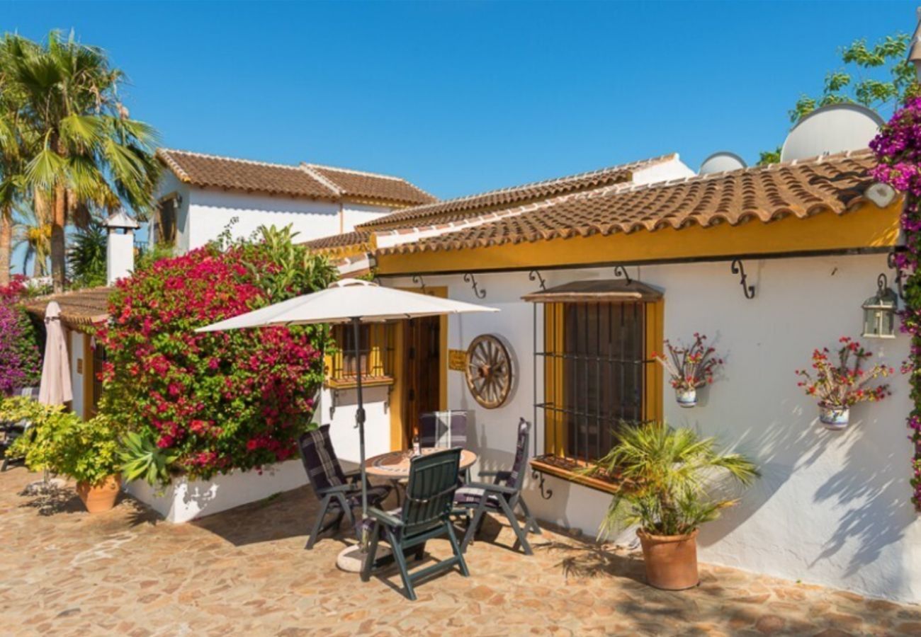 Casita Cuarta is a lovely child friendly holiday home on a small resort with pool in Alhaurin el Grande, Andalusië