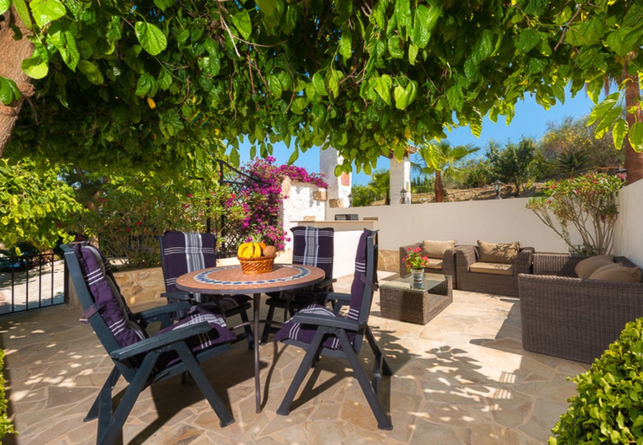 Casita Cuarta is a lovely child friendly holiday home on a small resort with pool in Alhaurin el Grande, Andalusië