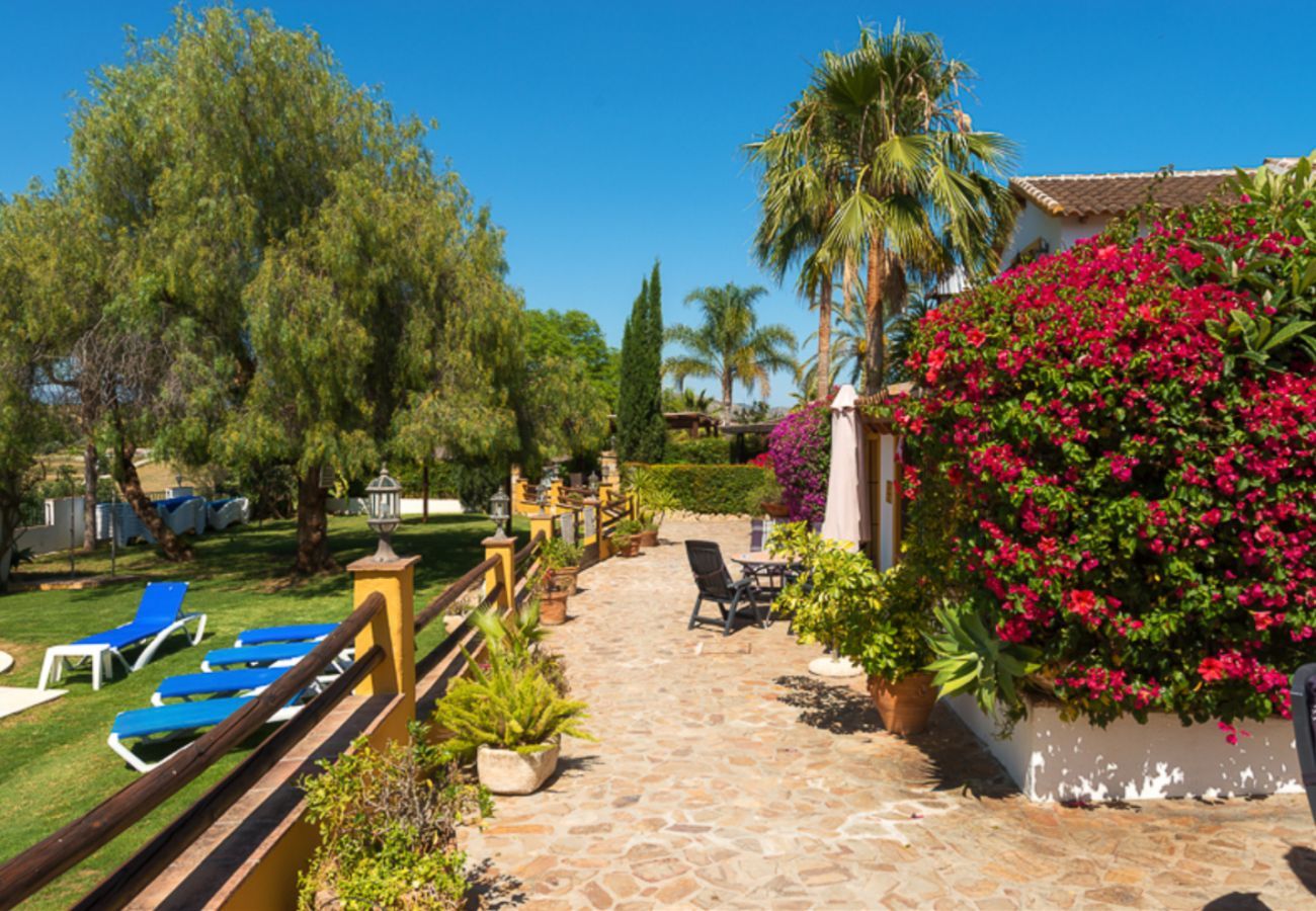 Casita Cuarta is a lovely child friendly holiday home on a small resort with pool in Alhaurin el Grande, Andalusië