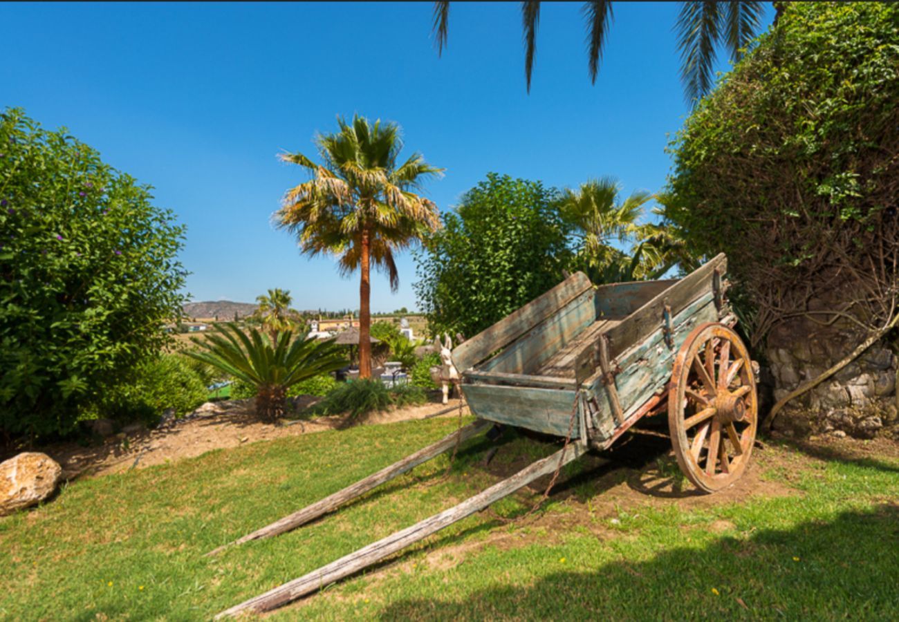 Casita Cuarta is a lovely child friendly holiday home on a small resort with pool in Alhaurin el Grande, Andalusië