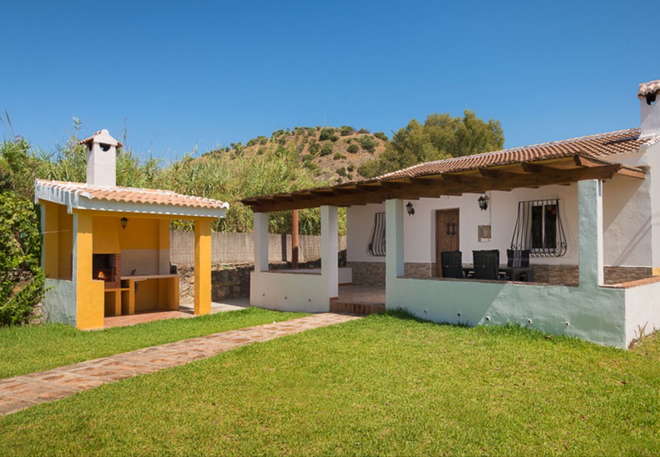 Casita Agua with private pool and fruit trees. On a peaceful location next to the Rio Grande in Alozaina, Andalusië