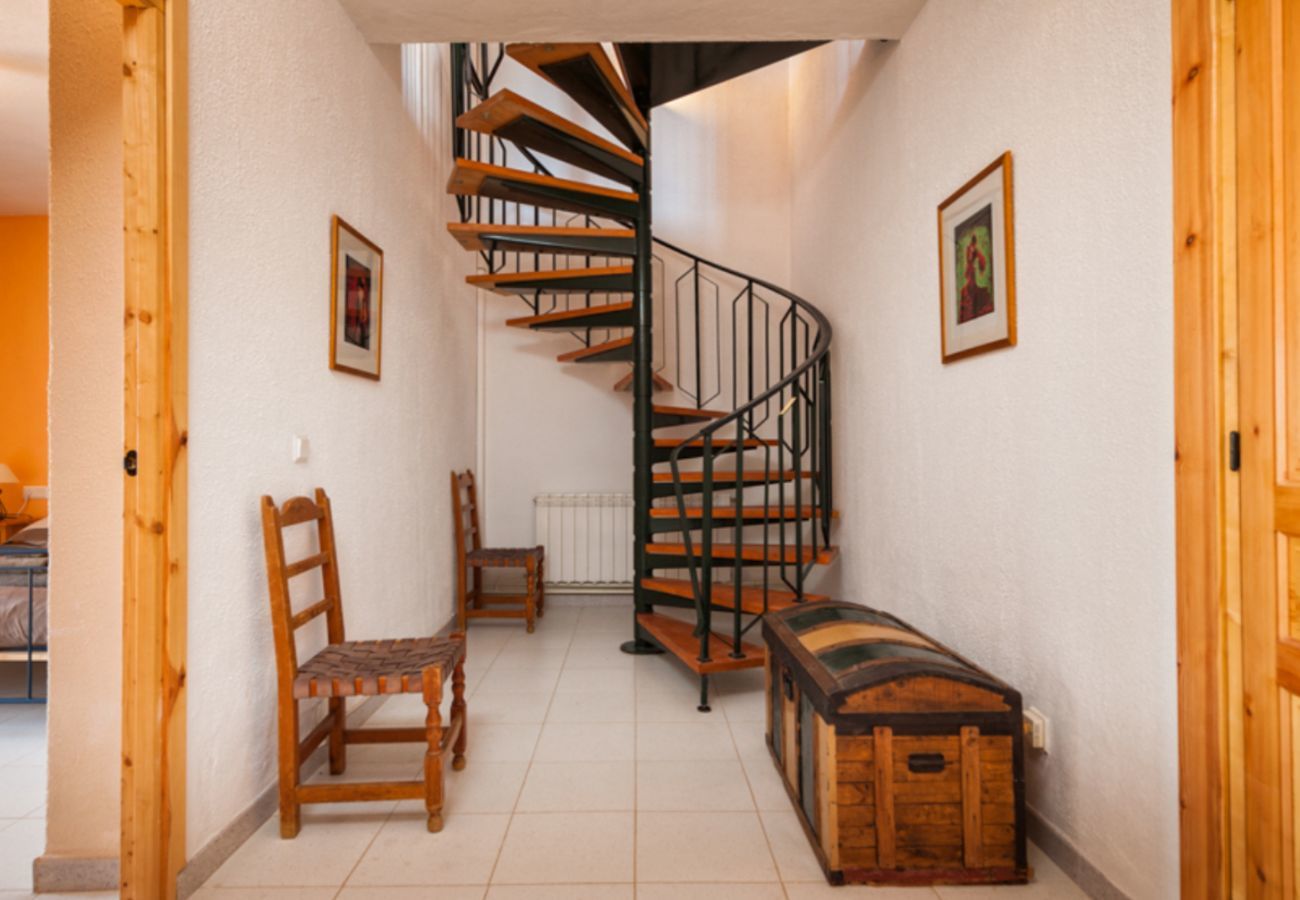 Villa Naranja has a private pool, garden with fruit orchard and lots of privacy. In Alhaurin el Grande, Andalusië