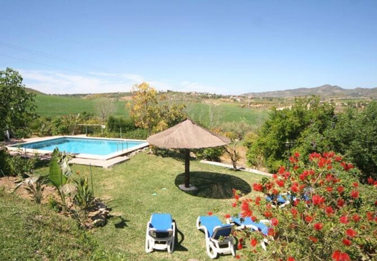 Finca de la Torre with heated private pool, garden with fruit trees and lots of privacy in Alhaurin de la Torre, Andalusië