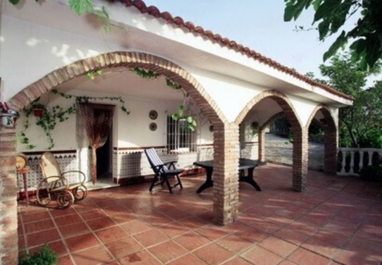 Finca de la Torre with heated private pool, garden with fruit trees and lots of privacy in Alhaurin de la Torre, Andalusië