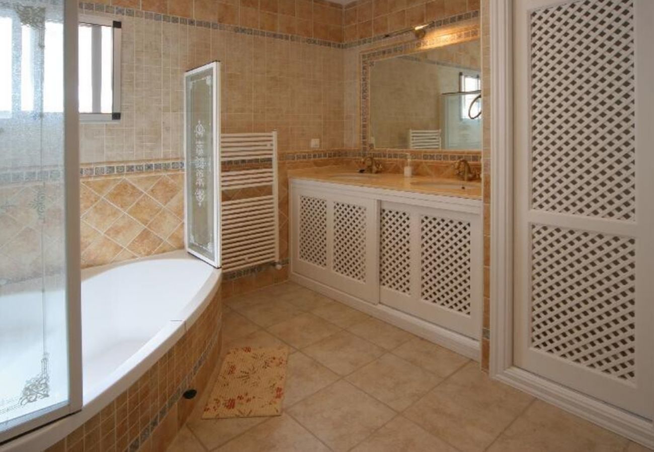 Finca de la Torre with heated private pool, garden with fruit trees and lots of privacy in Alhaurin de la Torre, Andalusië
