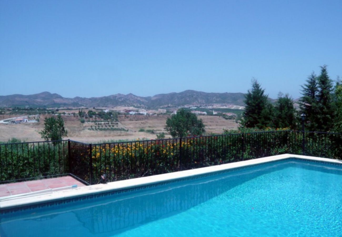 Finca de la Torre with heated private pool, garden with fruit trees and lots of privacy in Alhaurin de la Torre, Andalusië