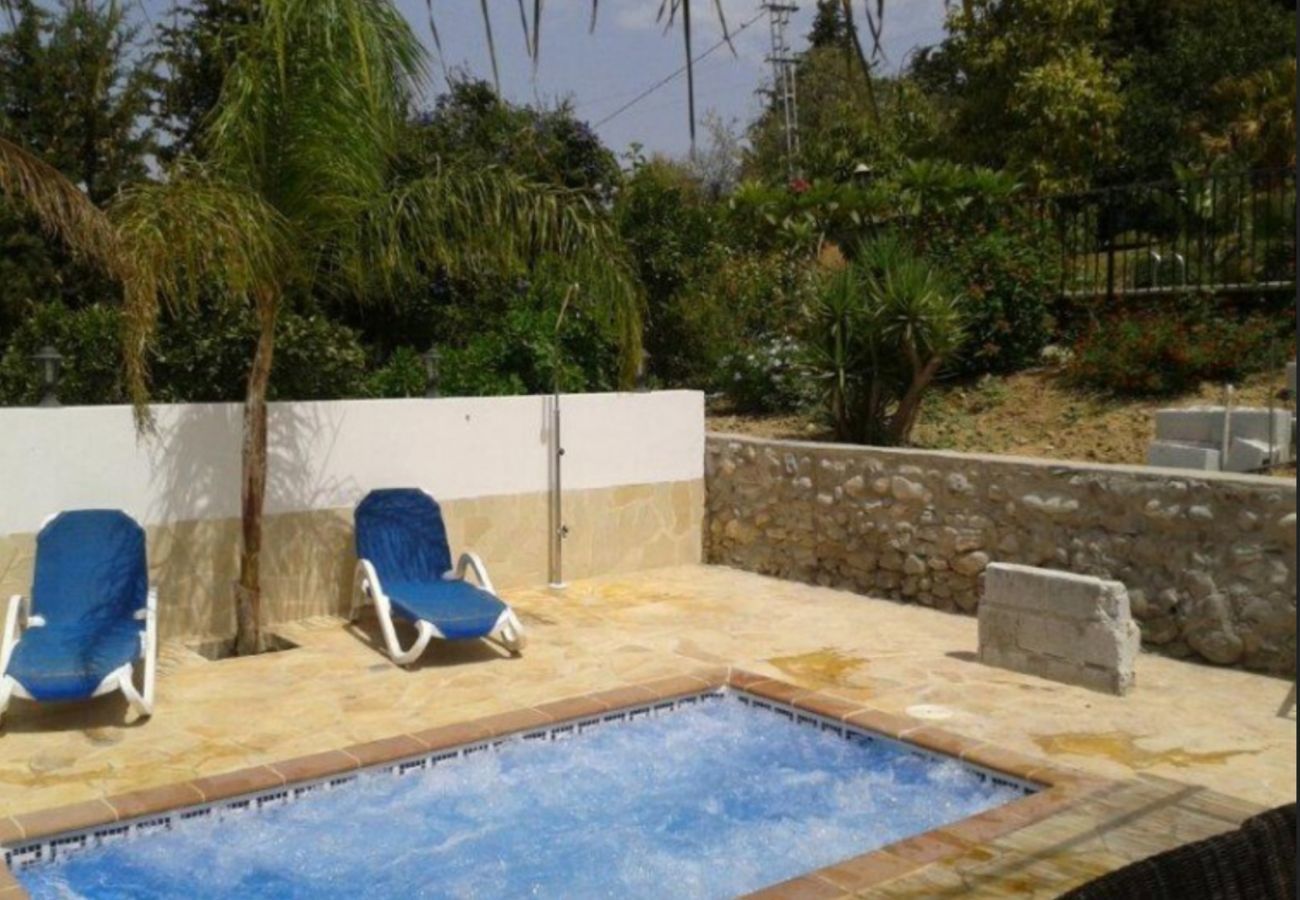 Finca de la Torre with heated private pool, garden with fruit trees and lots of privacy in Alhaurin de la Torre, Andalusië