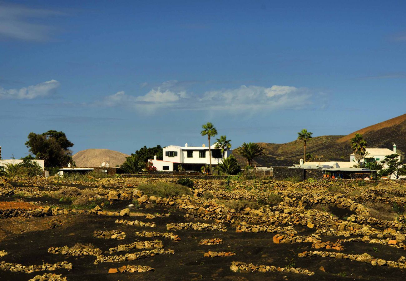 Villa Masdache is a lovely holiday home with large, tropical garden and volcano views in Masdache, Lanzarote