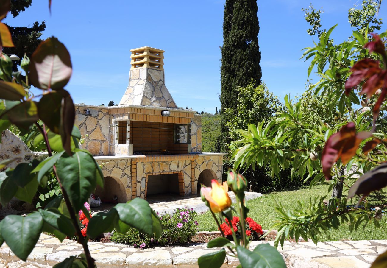 Villa in Tsoukalades - Villa Evy