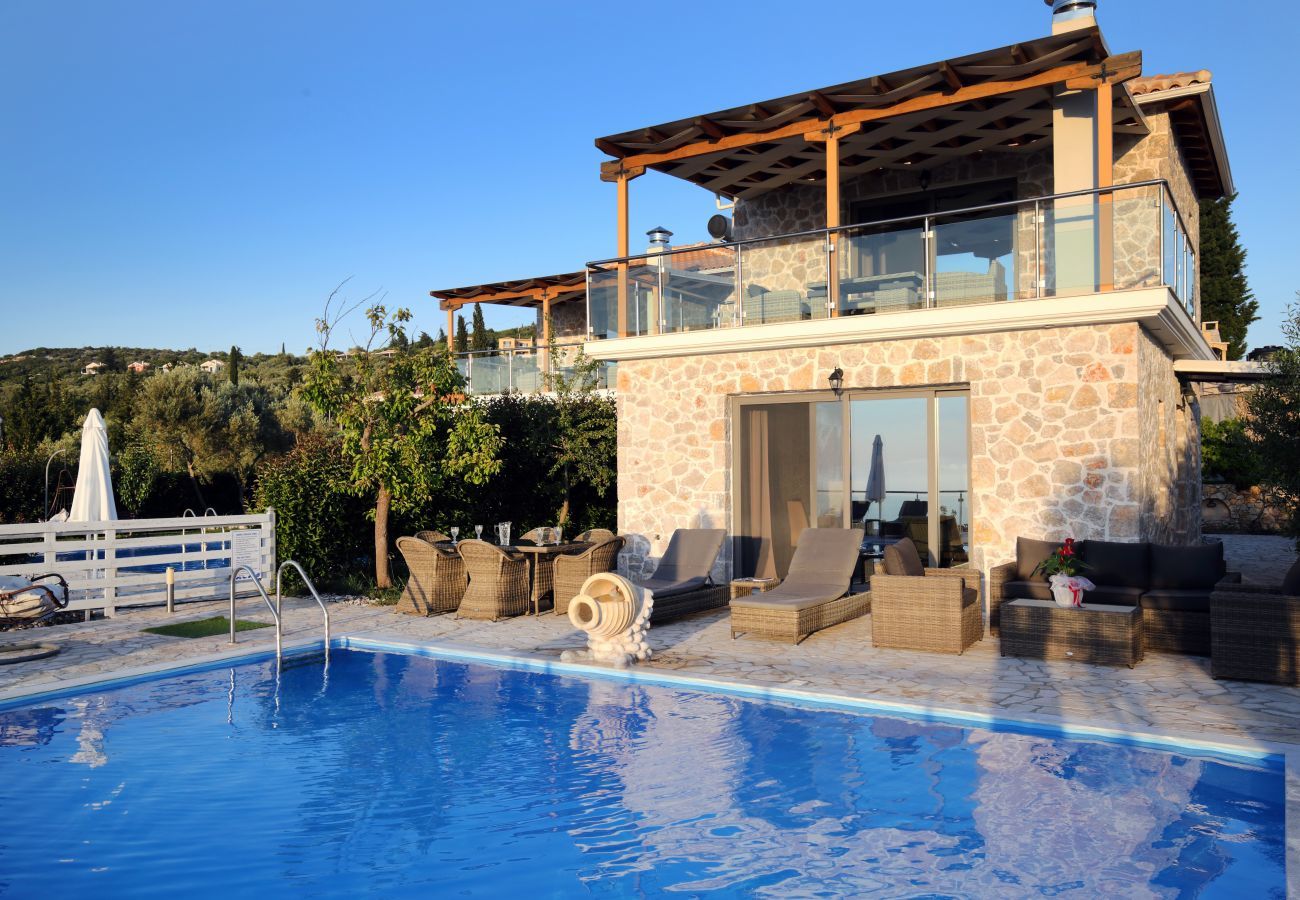 Villa in Tsoukalades - Villa Angelos