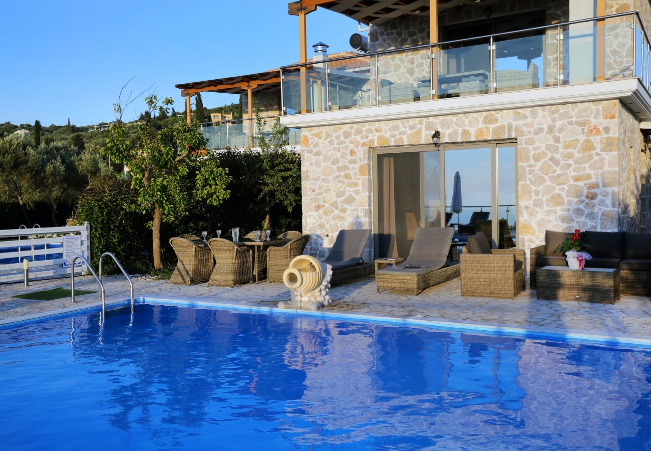 Villa in Tsoukalades - Villa Angelos
