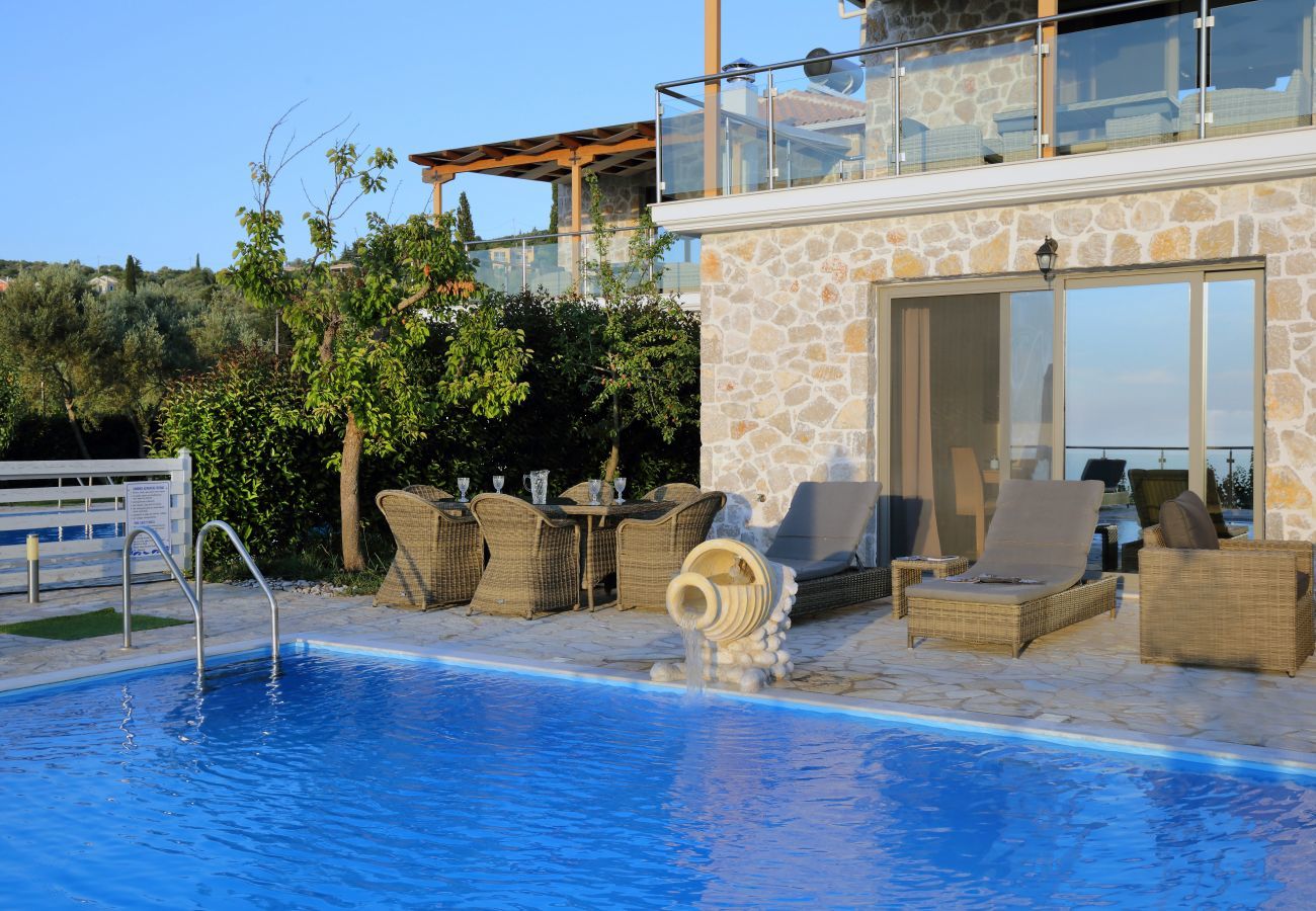 Villa in Tsoukalades - Villa Angelos