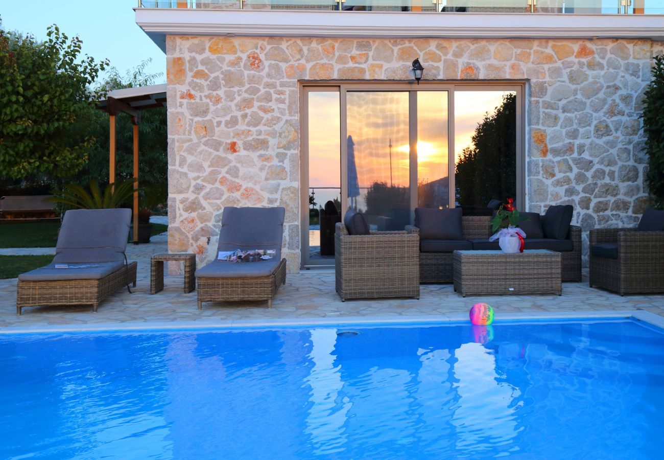 Villa in Tsoukalades - Villa Angelos