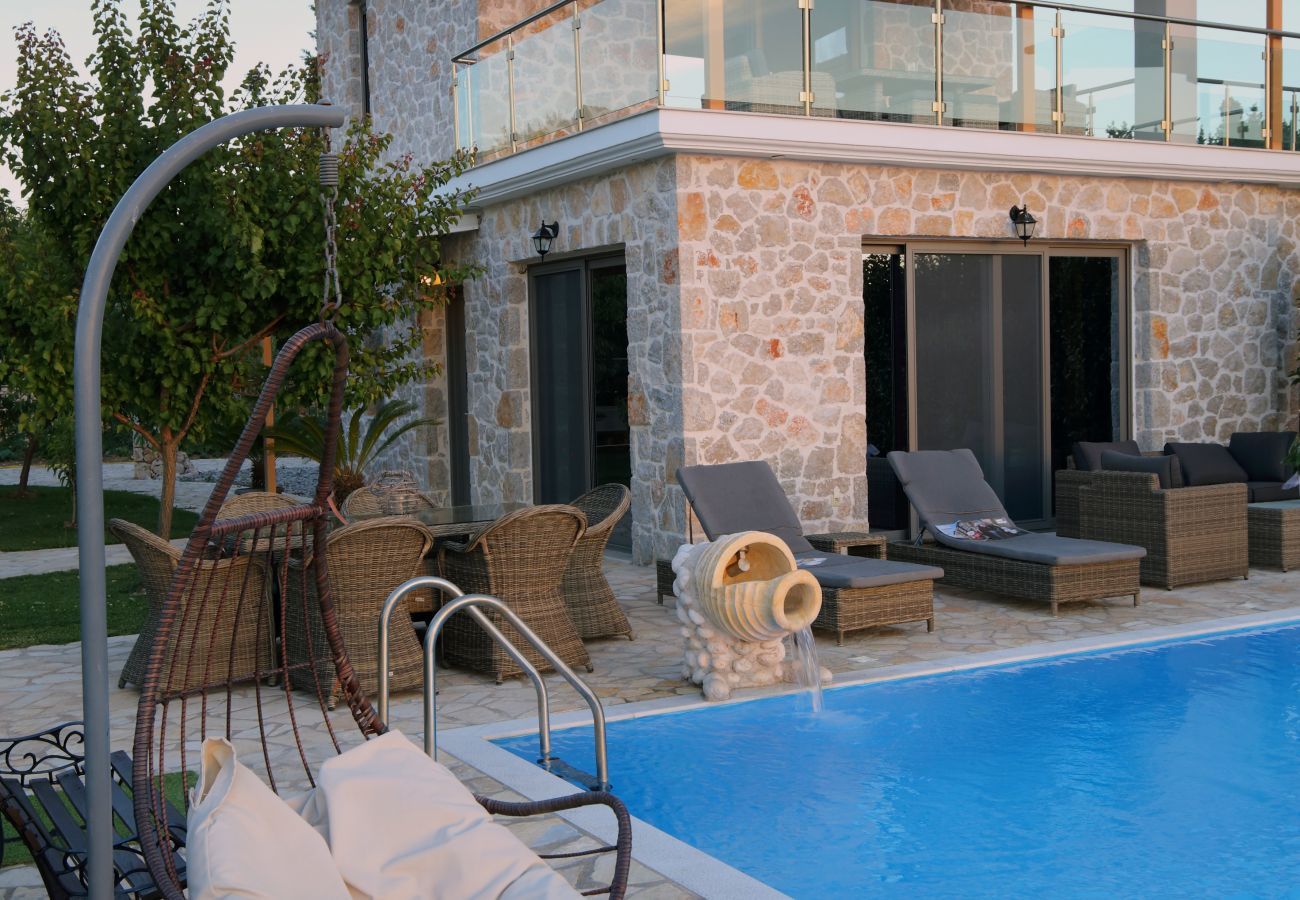 Villa in Tsoukalades - Villa Angelos