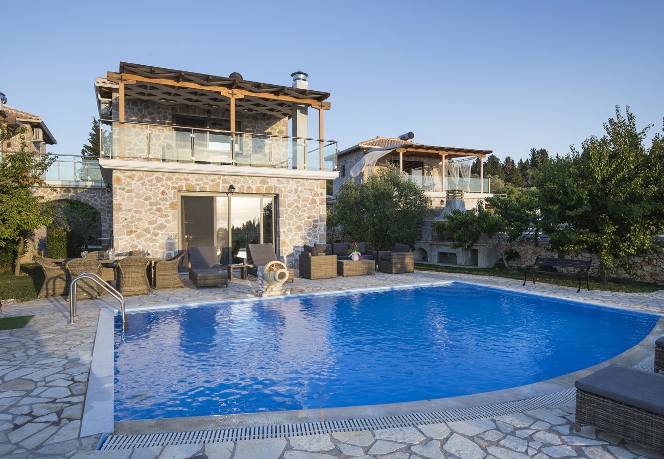 Villa in Tsoukalades - Villa Angelos