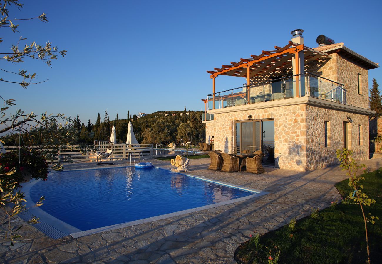 Villa in Tsoukalades - Villa Angelos