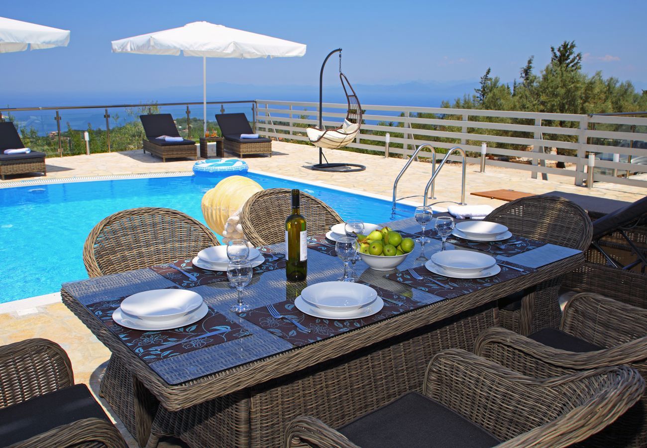 Villa in Tsoukalades - Villa Angelos